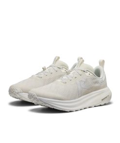 Alternative view of Men's Roam Trail Running Shoe  |  Star White/Vapor