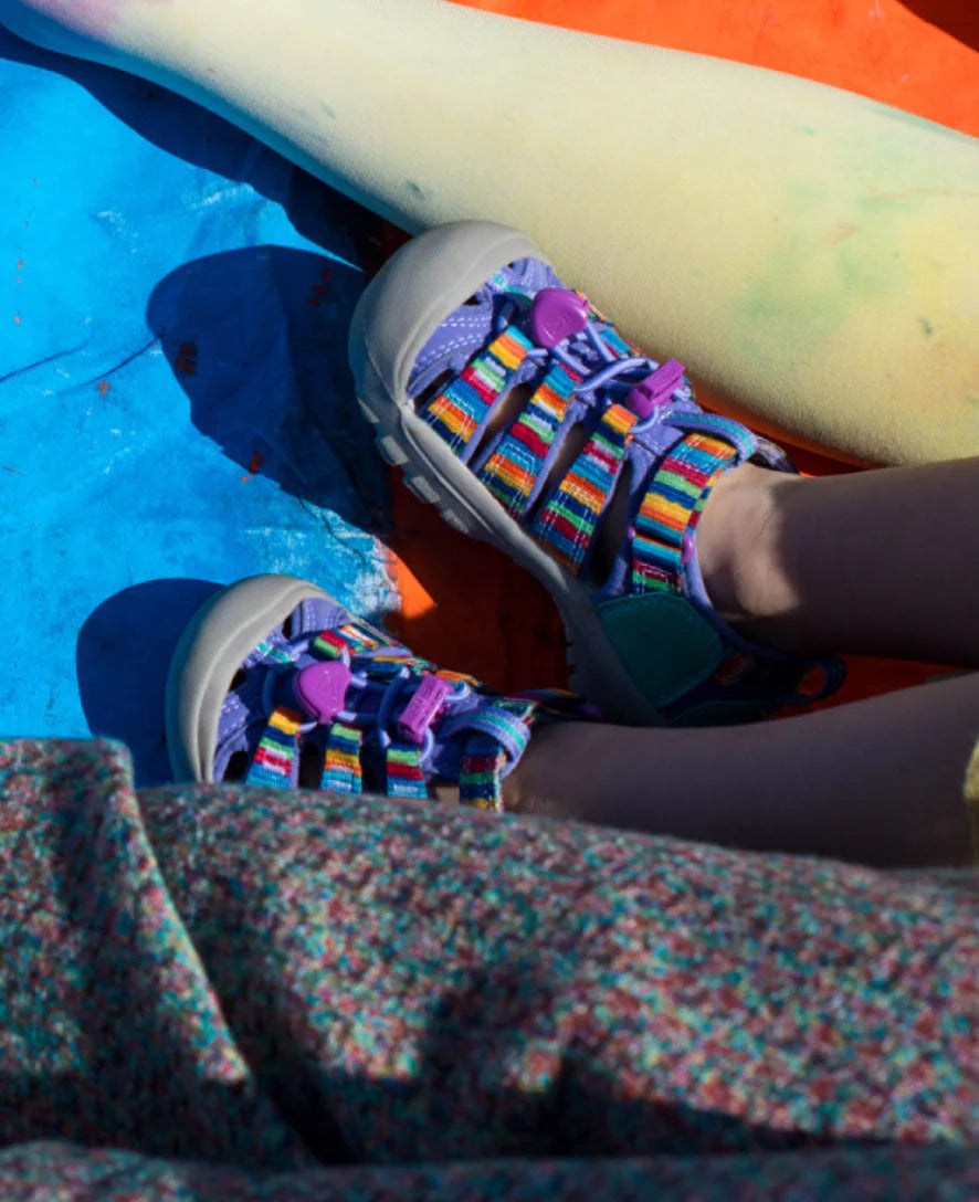 Little Kids' Newport H2 Sandal x Iro To Ikiru Wo Tukuru Fuku | Iro To Ikiru Wo Tukuru Fuku - Image 9